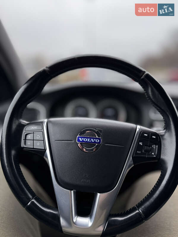 Седан Volvo S60 2013 в Львове