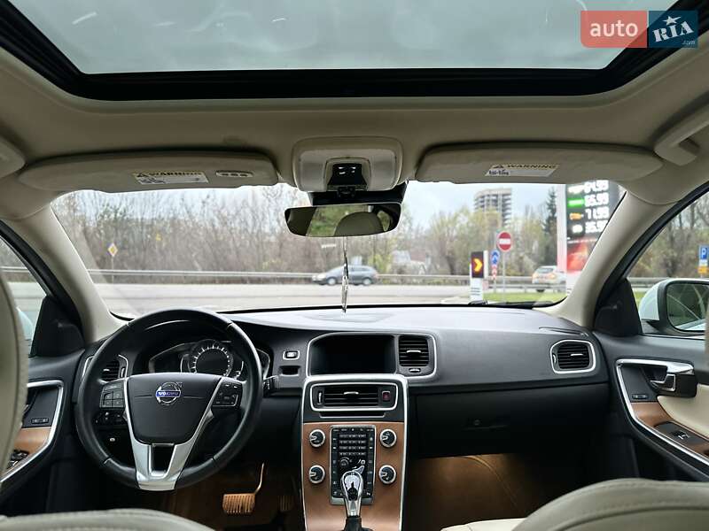 Седан Volvo S60 2016 в Києві
