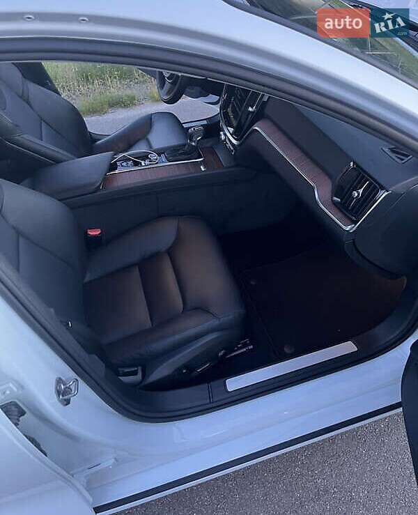 Седан Volvo S60 2019 в Киеве фото 12 Седан Volvo S60 2019 в Киеве