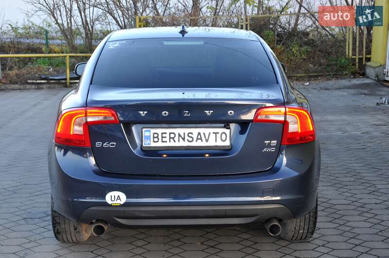 Седан Volvo S60 2012 в Львове