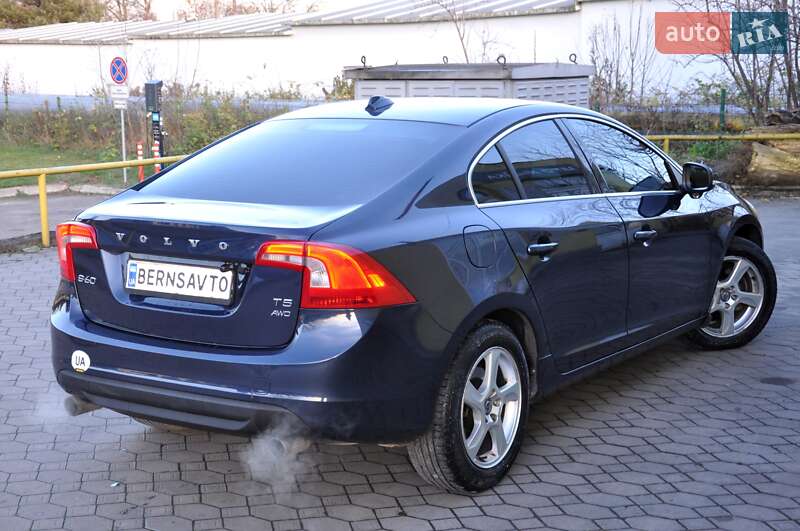 Седан Volvo S60 2012 в Львове