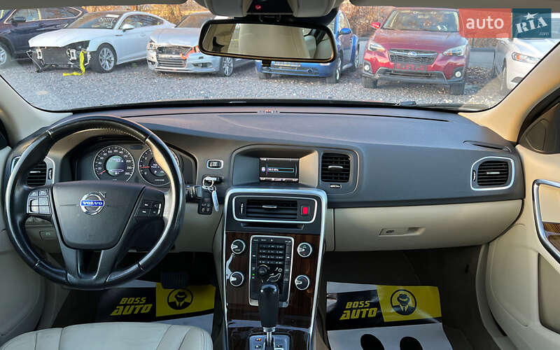 Седан Volvo S60 2011 в Львове