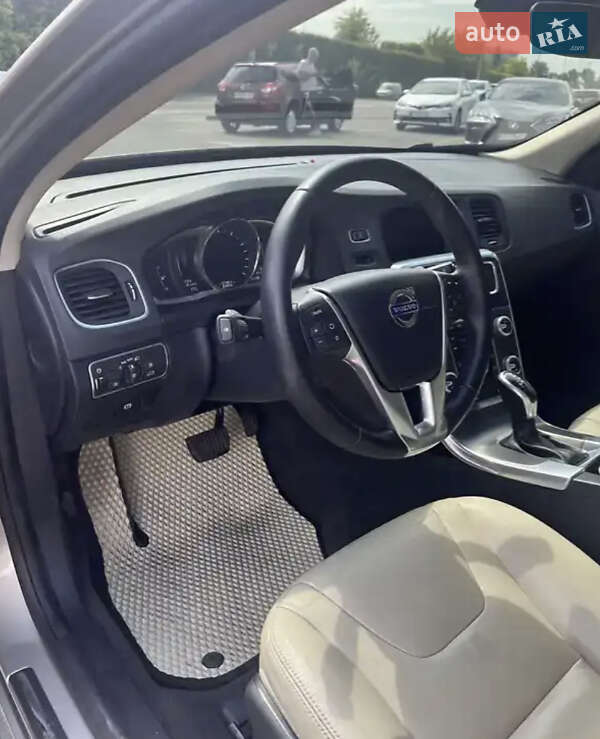 Седан Volvo S60 2016 в Хмельницькому