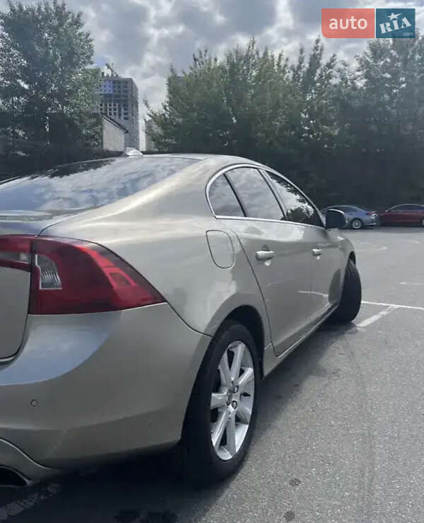 Седан Volvo S60 2016 в Хмельницькому