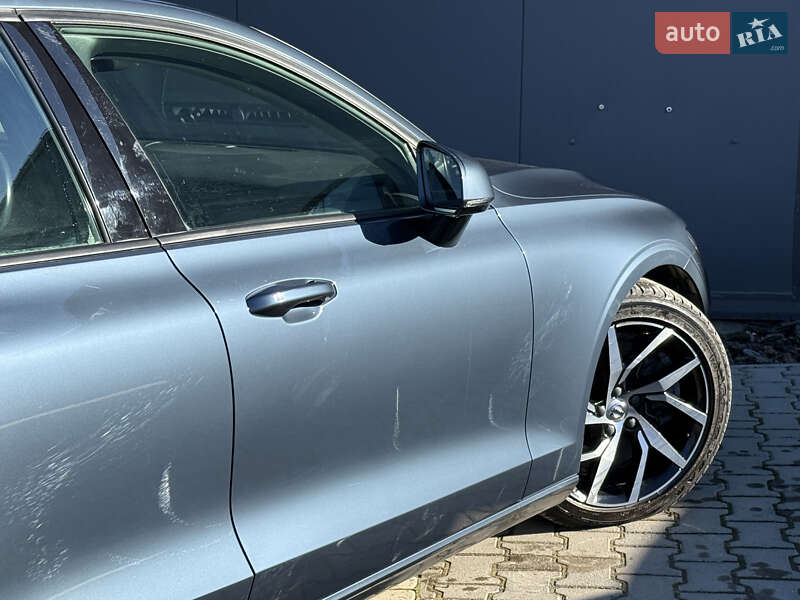 Седан Volvo S60 2019 в Львові
