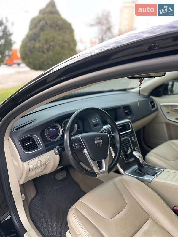 Седан Volvo S60 2012 в Івано-Франківську