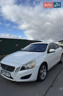 Седан Volvo S60 2013 в Рівному