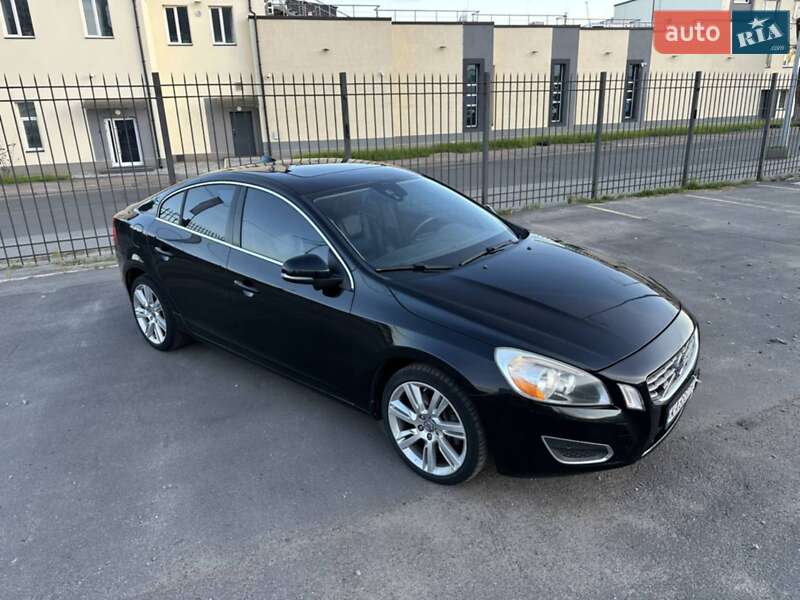 Седан Volvo S60 2011 в Киеве
