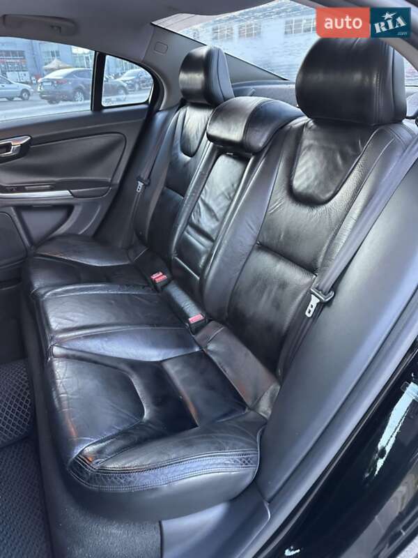 Седан Volvo S60 2011 в Киеве