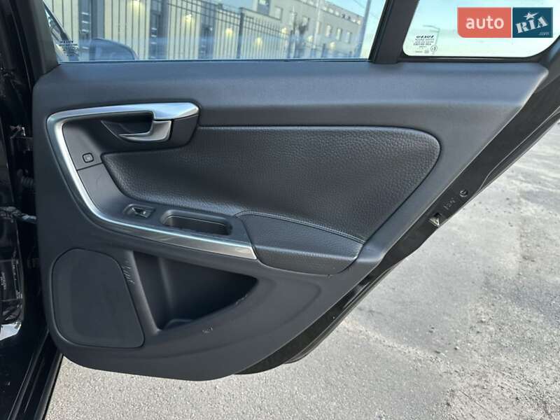 Седан Volvo S60 2011 в Киеве