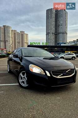 Седан Volvo S60 2012 в Киеве