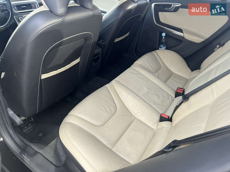 Седан Volvo S60 2012 в Києві