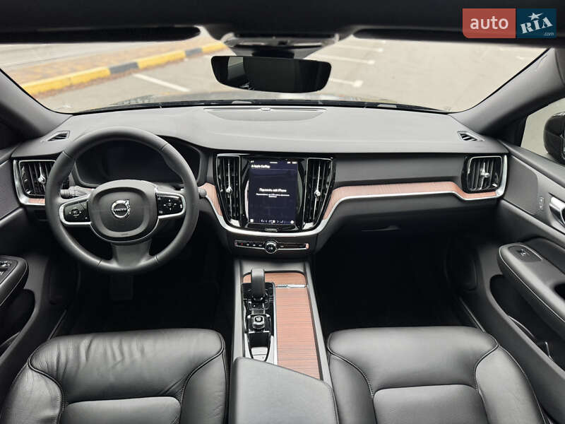 Седан Volvo S60 2023 в Киеве
