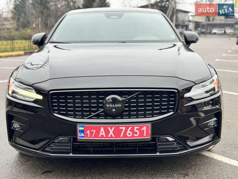 Седан Volvo S60 2023 в Киеве