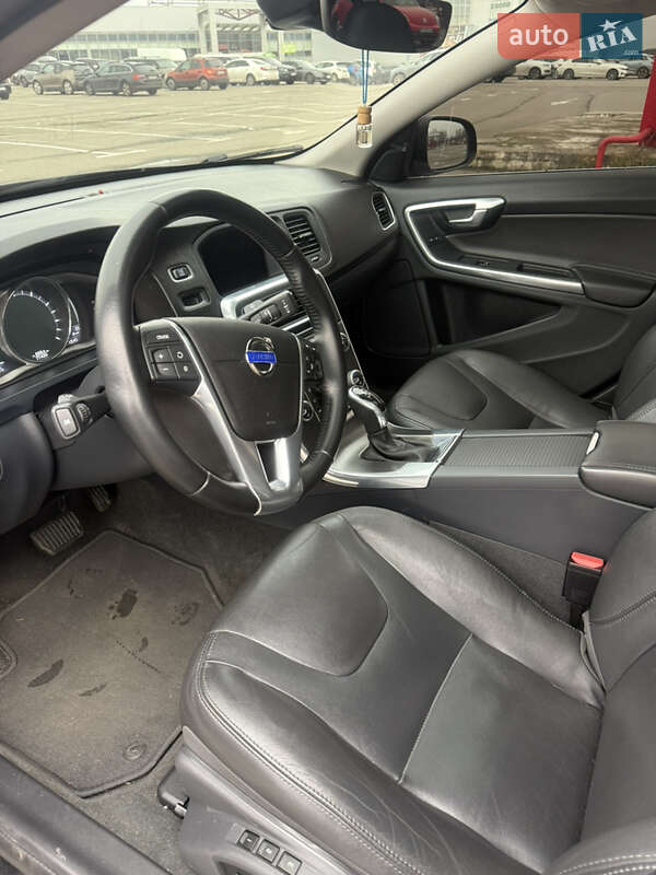 Седан Volvo S60 2015 в Києві фото 9 Седан Volvo S60 2015 в Києві