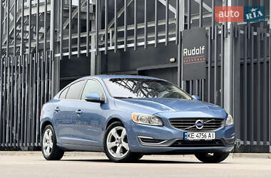 Седан Volvo S60 2014 в Киеве