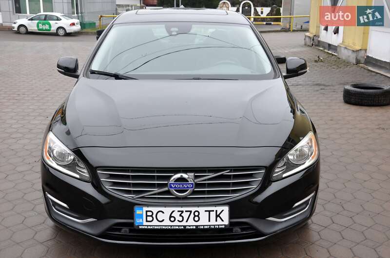 Седан Volvo S60 2016 в Львові