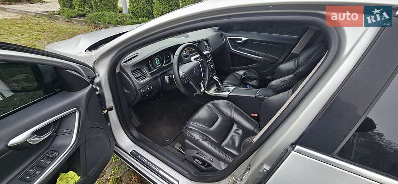 Седан Volvo S60 2013 в Харькове