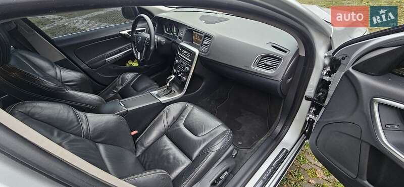 Седан Volvo S60 2013 в Харькове