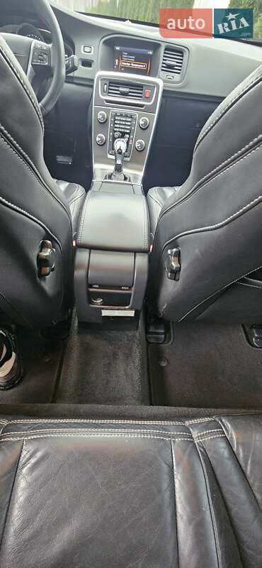 Седан Volvo S60 2013 в Харькове