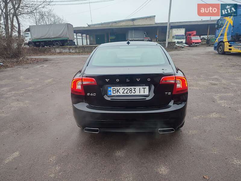 Седан Volvo S60 2013 в Костополе