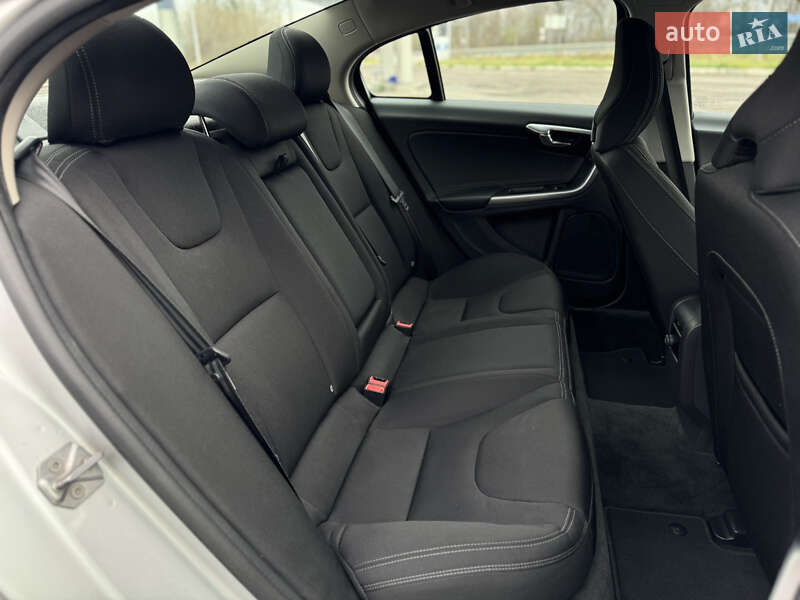 Седан Volvo S60 2016 в Радивилове фото 47 Седан Volvo S60 2016 в Радивилове