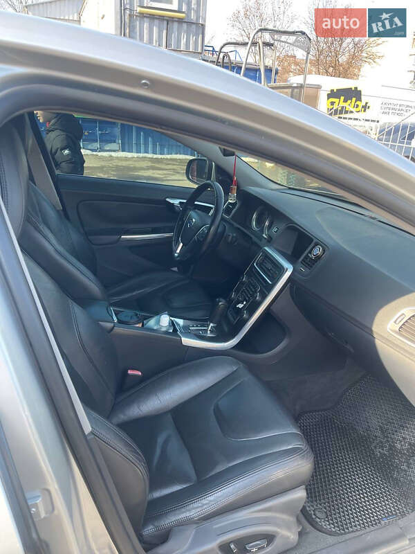 Седан Volvo S60 2011 в Запорожье