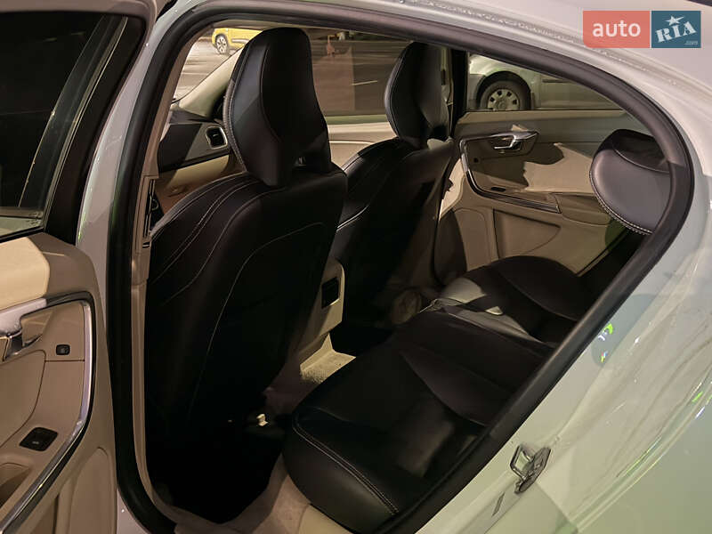 Седан Volvo S60 2014 в Киеве фото 10 Седан Volvo S60 2014 в Киеве