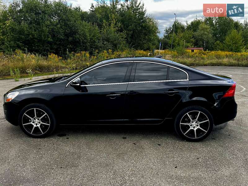 Седан Volvo S60 2012 в Ивано-Франковске