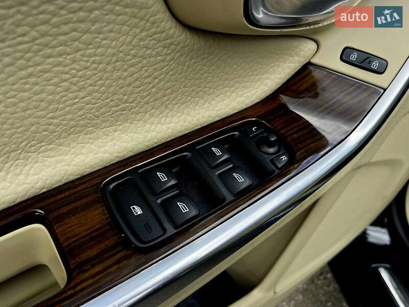 Седан Volvo S60 2012 в Ивано-Франковске