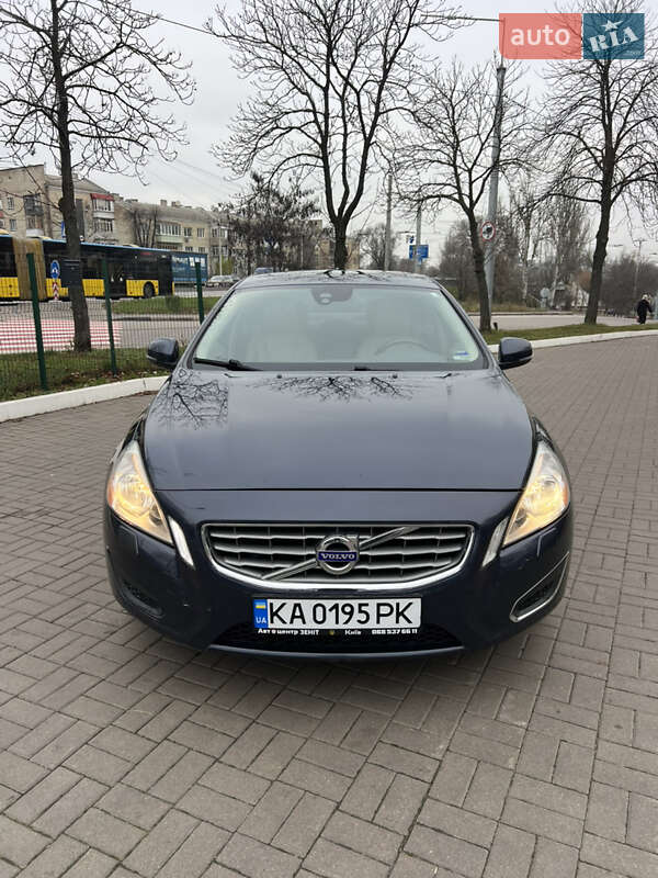 Седан Volvo S60 2012 в Києві фото 10 Седан Volvo S60 2012 в Києві