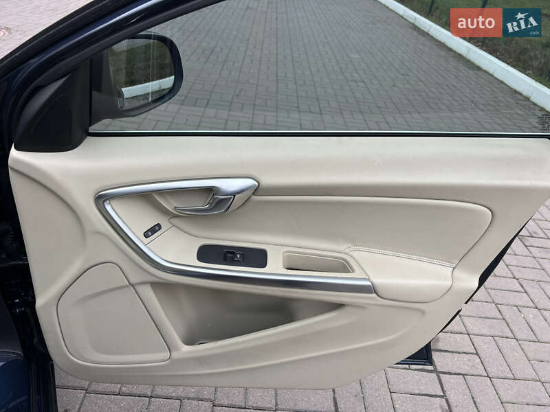 Седан Volvo S60 2012 в Києві фото 15 Седан Volvo S60 2012 в Києві