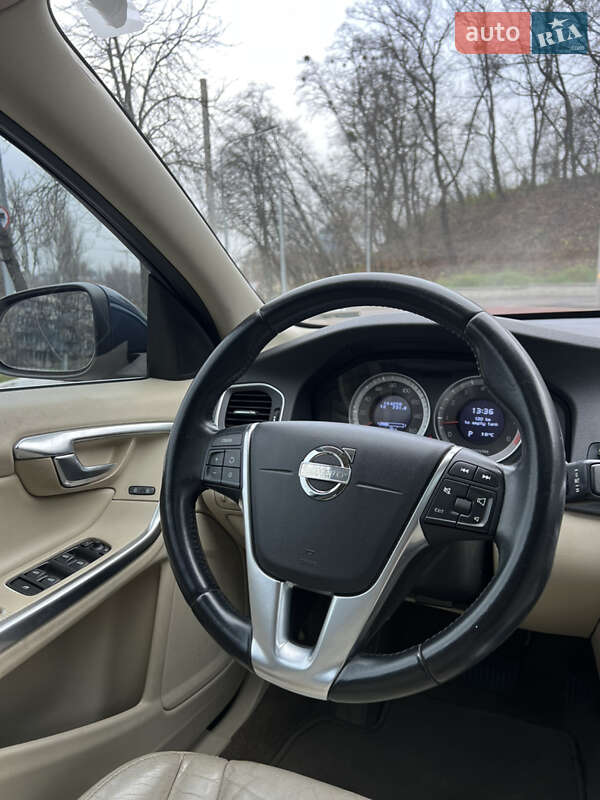 Седан Volvo S60 2012 в Києві фото 24 Седан Volvo S60 2012 в Києві