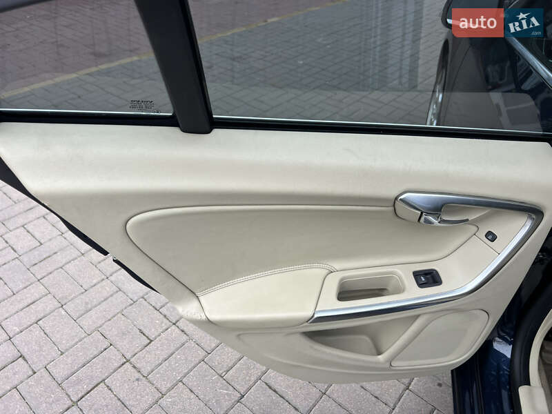 Седан Volvo S60 2012 в Києві фото 25 Седан Volvo S60 2012 в Києві