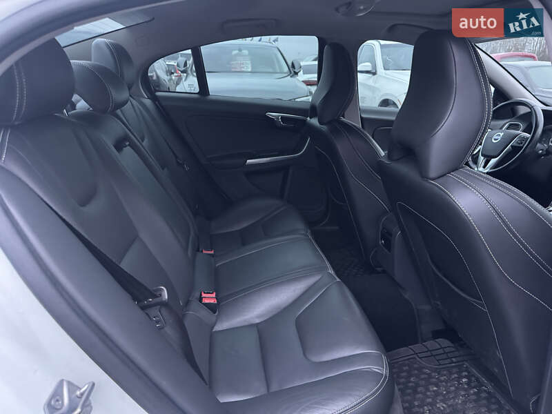 Седан Volvo S60 2017 в Львове