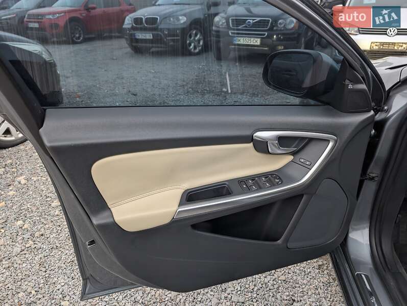 Седан Volvo S60 2017 в Ровно