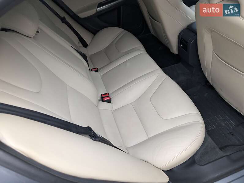 Седан Volvo S60 2017 в Ровно