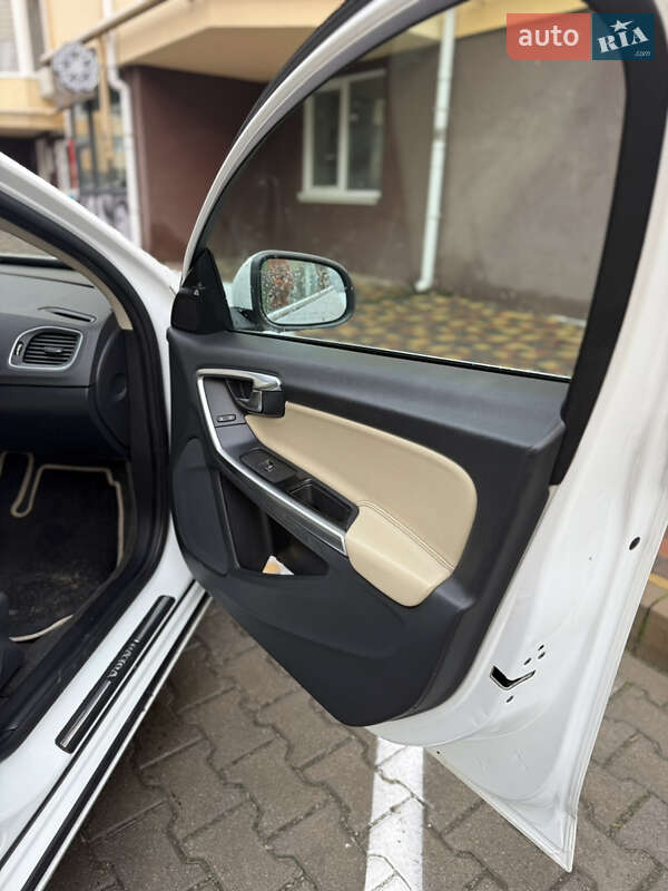 Седан Volvo S60 2016 в Софиевской Борщаговке фото 21 Седан Volvo S60 2016 в Софиевской Борщаговке