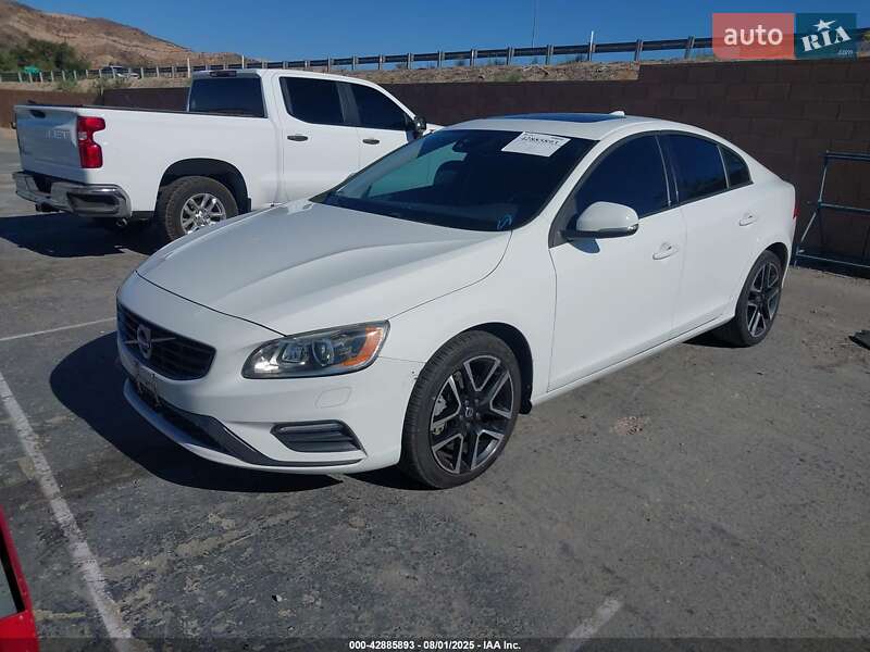 Седан Volvo S60 2017 в Львове