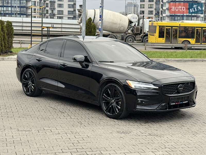 Седан Volvo S60 2024 в Киеве