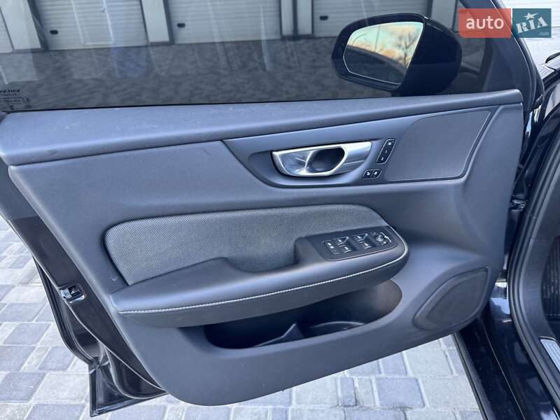 Седан Volvo S60 2024 в Киеве