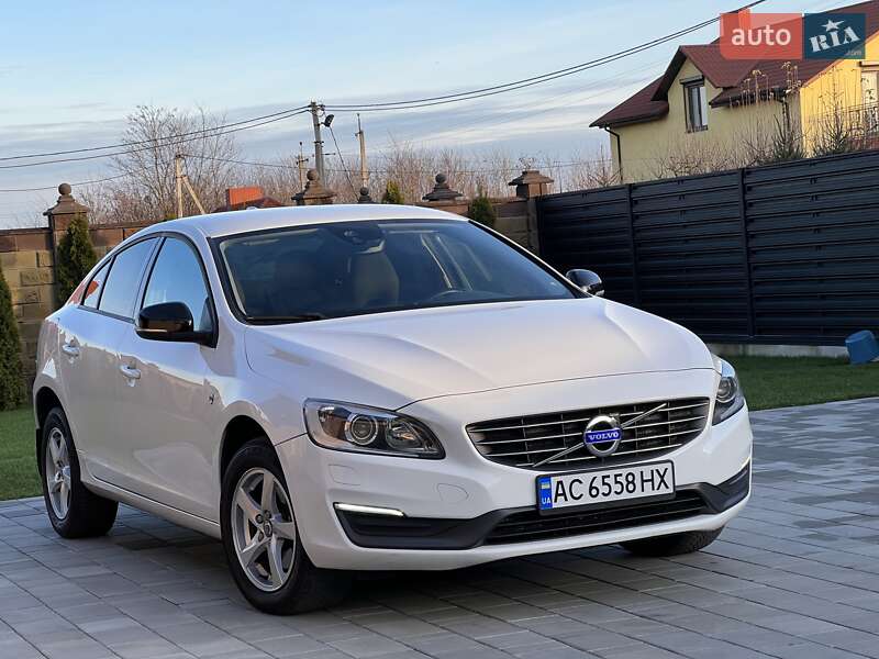 Седан Volvo S60 2015 в Луцке
