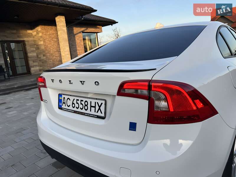 Седан Volvo S60 2015 в Луцке