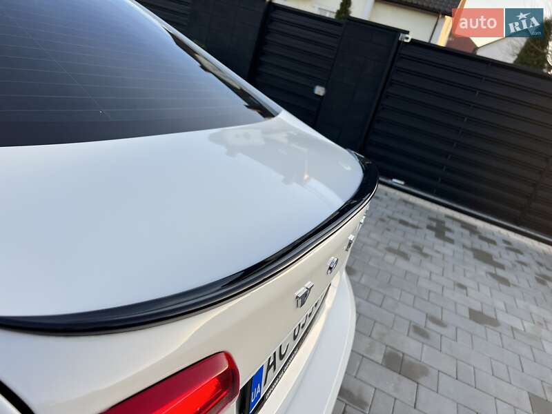 Седан Volvo S60 2015 в Луцке