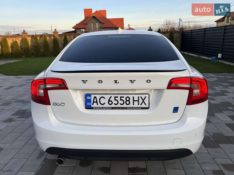 Седан Volvo S60 2015 в Луцке
