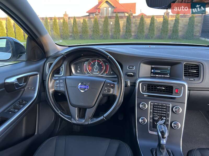 Седан Volvo S60 2015 в Луцке