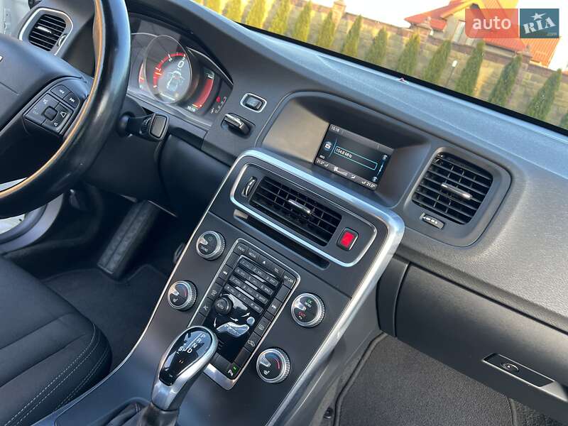 Седан Volvo S60 2015 в Луцке