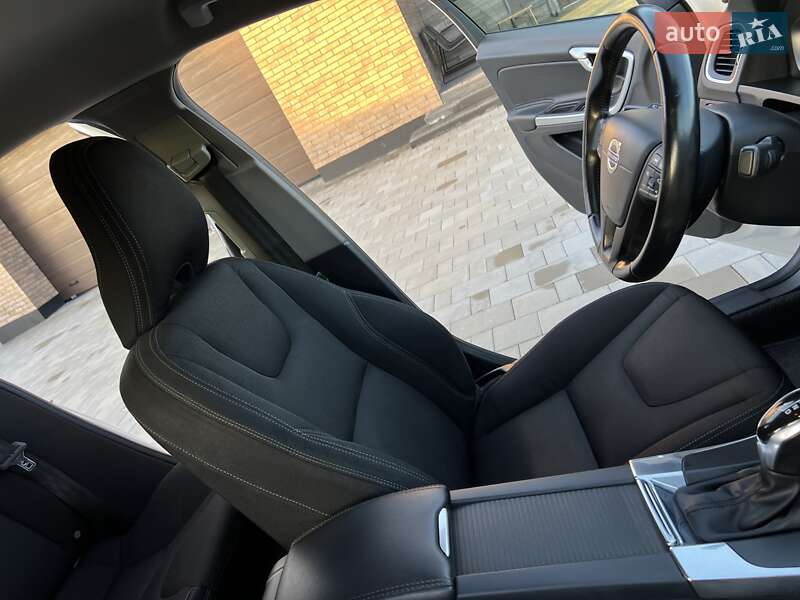 Седан Volvo S60 2015 в Луцке