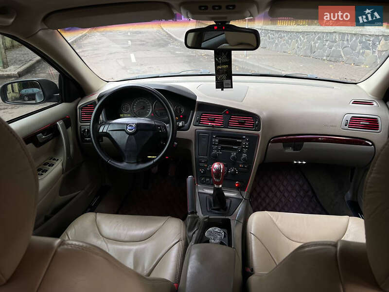 Седан Volvo S60 2004 в Ровно