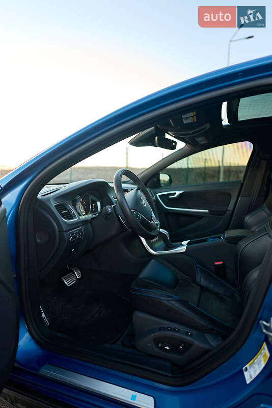 Седан Volvo S60 2017 в Ровно